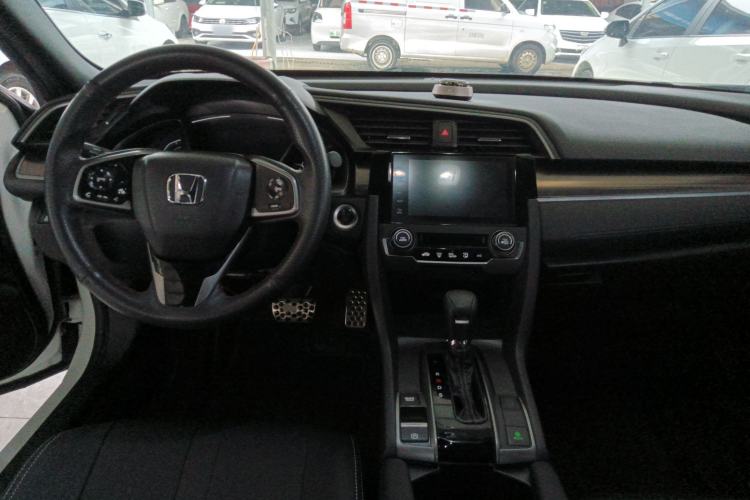 Used Honda Civic 2021 HATCHBACK 220TURBO CVT Trendy Cool Edition
