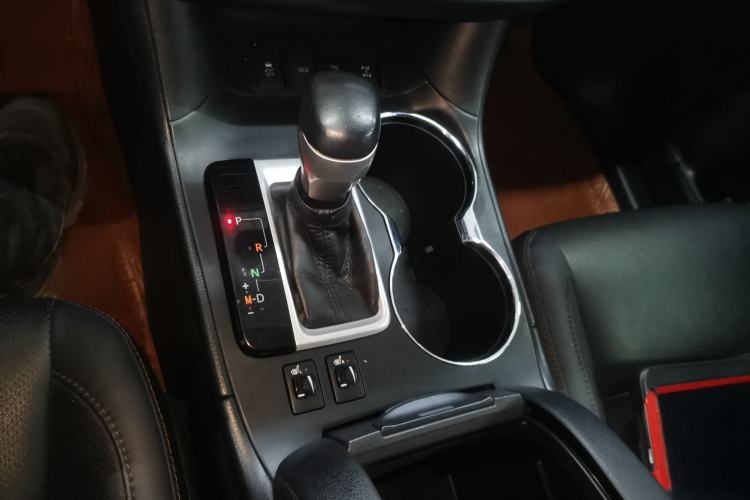 Used Toyota Highlander 2018 2.0T Four-Wheel Drive Luxury Version 7 Seats China VI Standard
