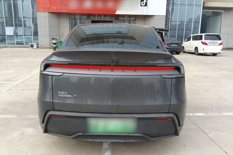 Used Tesla Model Y 2025 Rear-Wheel-Drive Version
