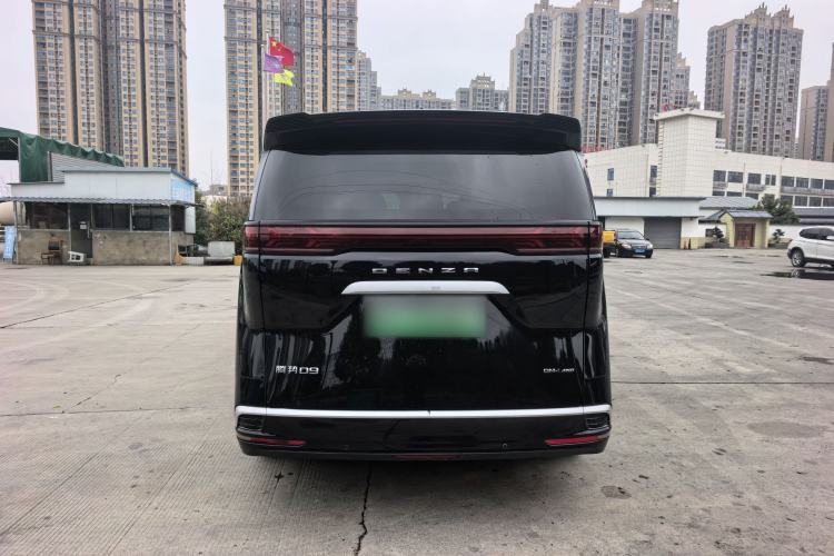 Used Denza D9 2022 DM-i 970 Four-Wheel Drive Prestige Model
