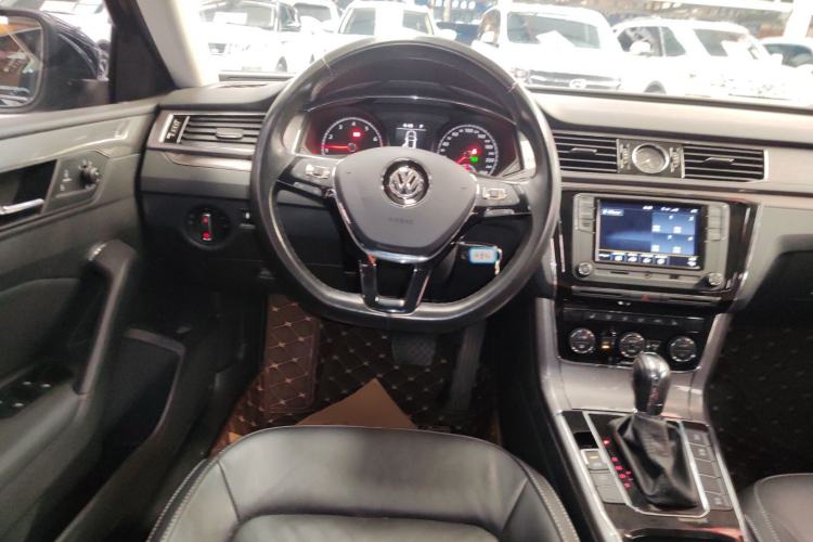 Used Volkswagen Passat 2016 330TSI DSG Luxury Edition
