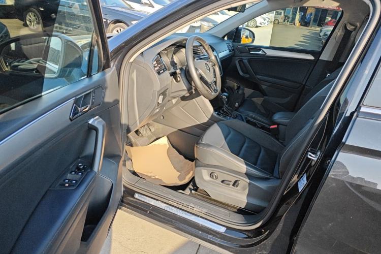 Used Volkswagen Tiguan L 2021 330TSI Automatic Two-Wheel Drive Smart Edition
