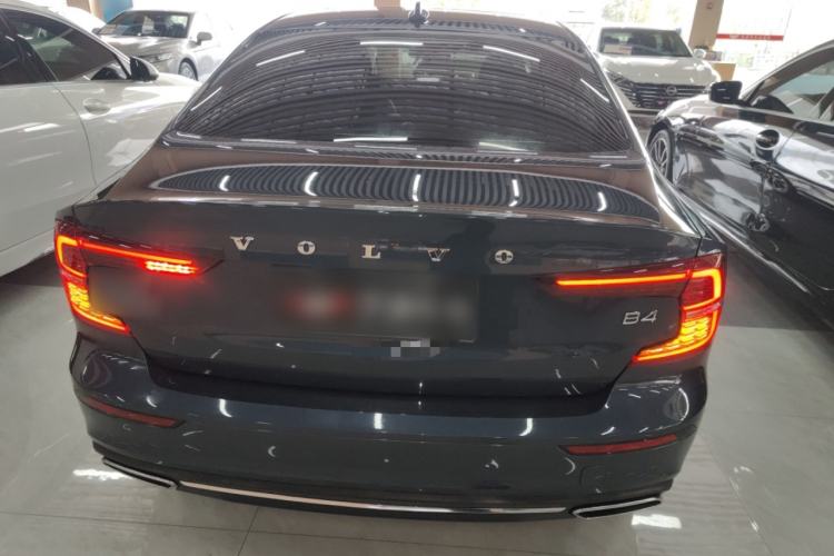 Used Volvo S60 2022 B4 Zhiyi Luxury Edition