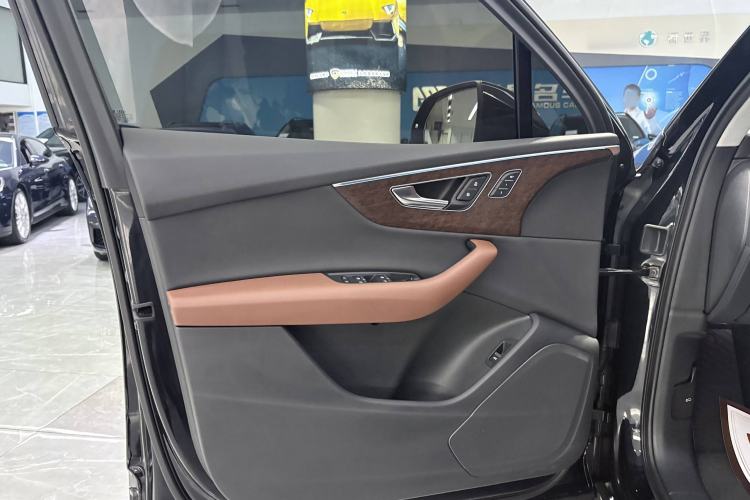 Used Audi Q7 2020 55 TFSI quattro S line sports model
