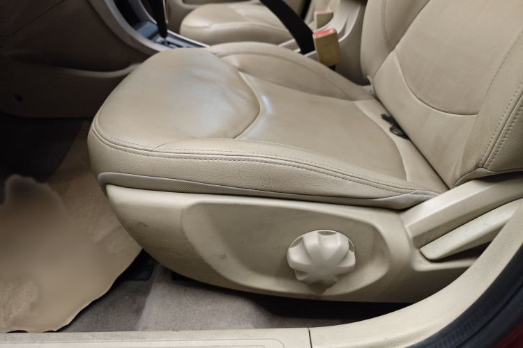 Used Baojun 630 2014 1.5L automatic comfort version
