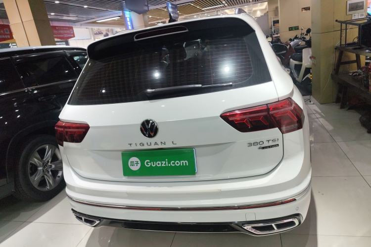 Used Volkswagen Tiguan L 2023 Facelift 380TSI Automatic All-Wheel Drive R-Line Flagship 7-Seater
