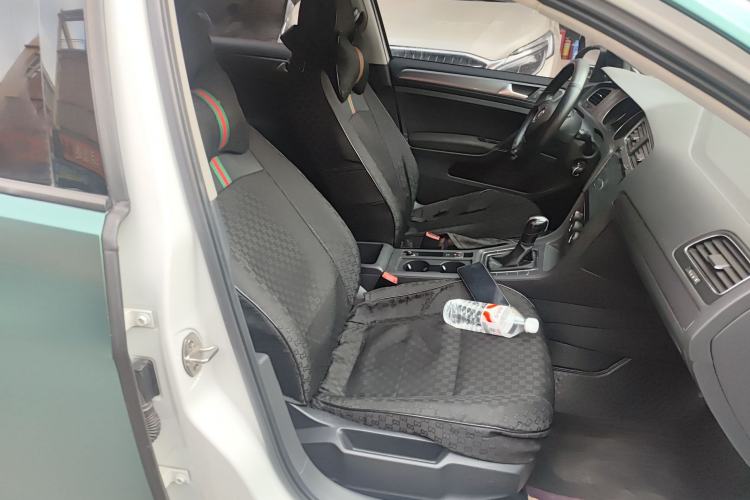 Used Volkswagen Golf 2016 1.6L Automatic Fashion Model