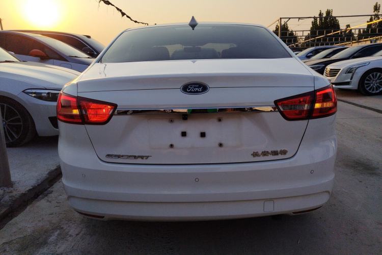 Used Ford Escort 2015 1.5L Automatic Fashion Model