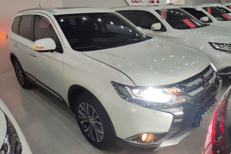 Used Mitsubishi Outlander 2016 2.4L 4x4 Elite Edition 5 Seats
