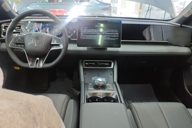 Used BYD Qin L 2024 DM-i 120KM Beyond Model
