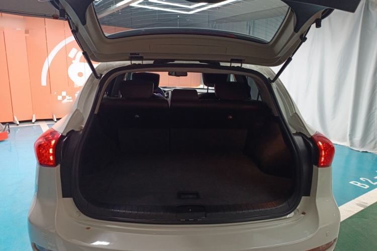 Used Infiniti QX50 2013 2.5L Two-Wheel-Drive Elegant Edition