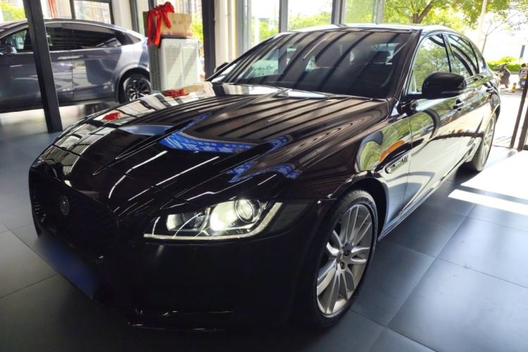 Used Jaguar XFL 2020 XFL 2.0T P200 Two-Wheel-Drive Rally Flag Edition
