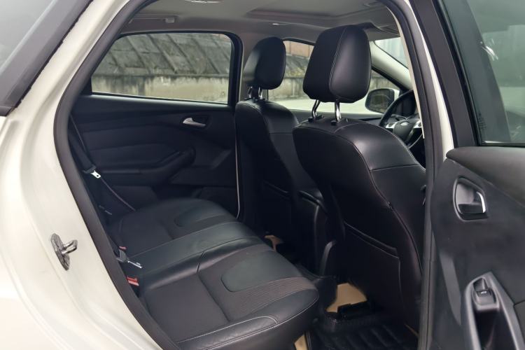 Used Ford Focus 2012 Sedan 1.6L Manual Fashion Edition