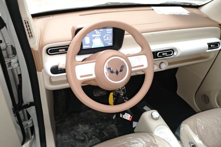 Used Wuling Hongguang MINIEV 2024 3rd Generation 215km Youth Edition
