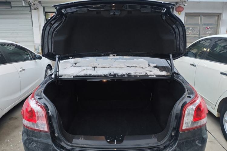 Used Baojun 630 2014 1.5L manual standard version
