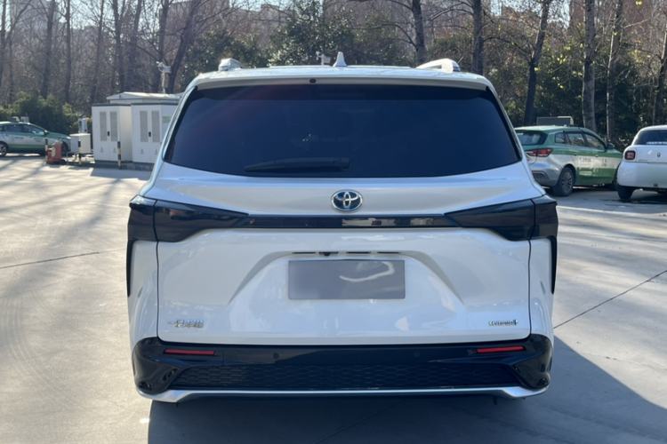 Used Toyota Granvia 2023 2.5L Hybrid Prestige PLUS Edition
