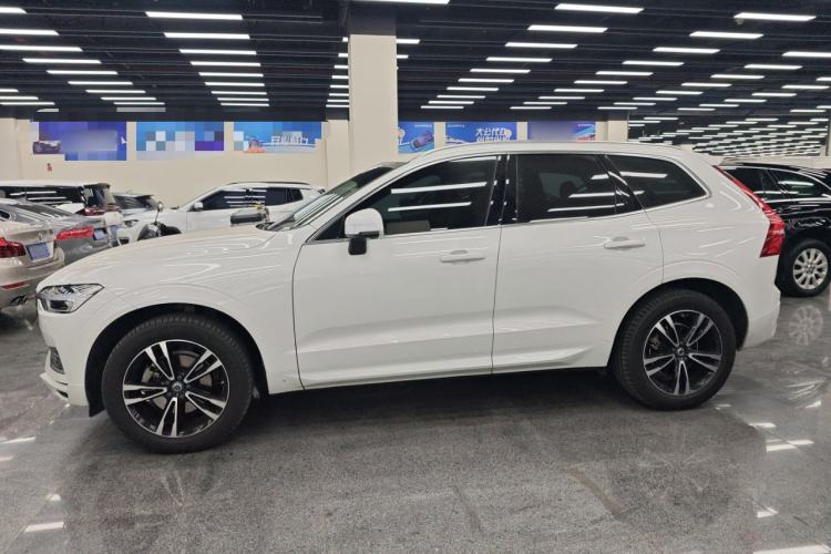 Used Volvo XC60 2019 T5 4x4 Zhiyuan Edition China VI Standard
