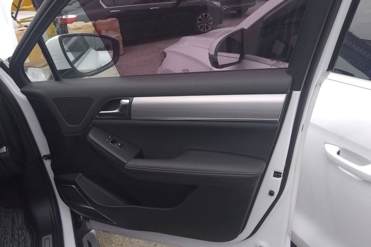 Used BYD Tang 2019 2.0T Automatic SmartConnect Luxury Edition 5 Seats China VI Standard