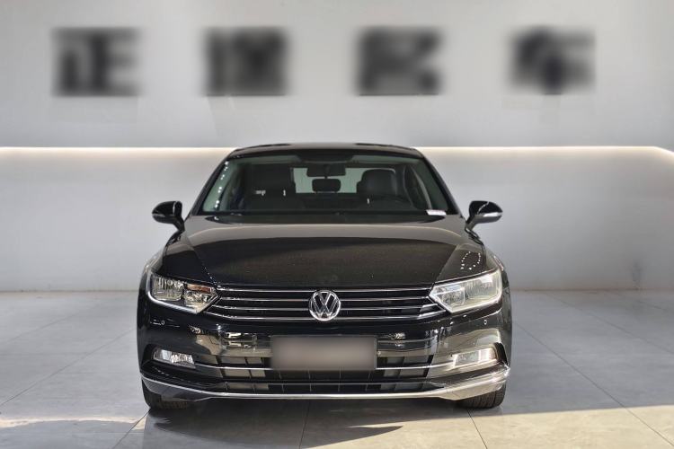 Used Volkswagen Magotan 2017 330TSI DSG Leading Model
