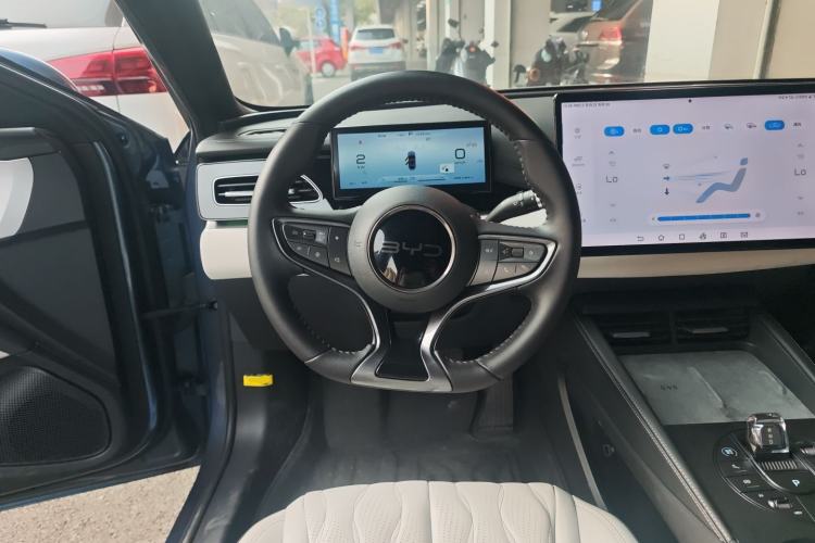 Used BYD Seal 06 New Energy 2024 DM-i 120KM Flagship Model
