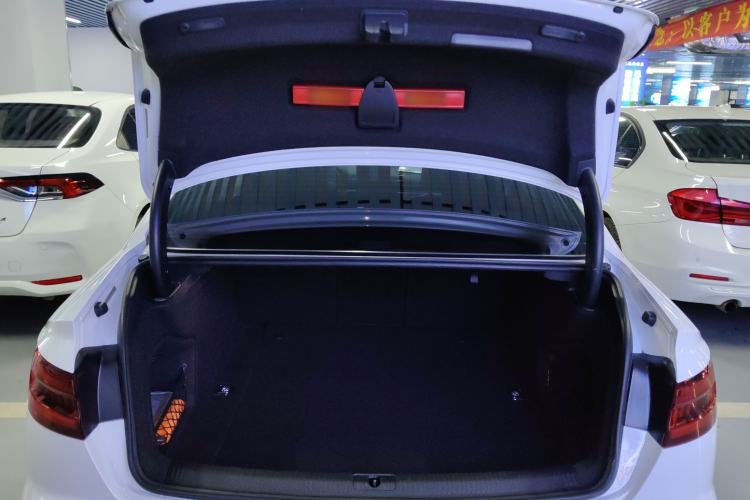 Used Audi A4L 2018 30th Anniversary Edition 40 TFSI Fashion Model
