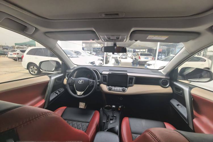 Used Toyota RAV4 2015 2.0L CVT Two-Wheel Drive Fashion Edition
