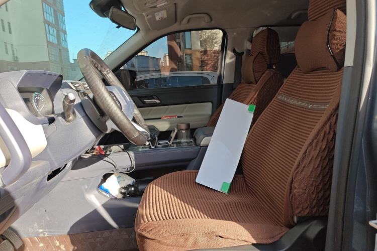 Used JMC DaDao 2023 All-Purpose Model 2.3T Diesel Manual 4x4 Standard-Wheel Comfort Edition
