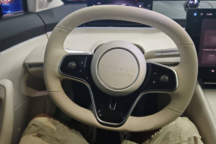 Used Hima Luxeed R7 2024 All-Electric 802 km Max
