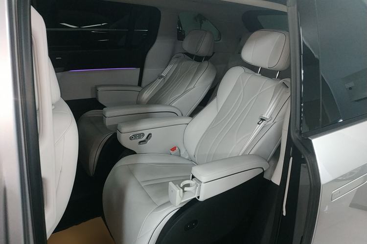 Used XPeng X9 2024 702 Ultra-Long Range Pro