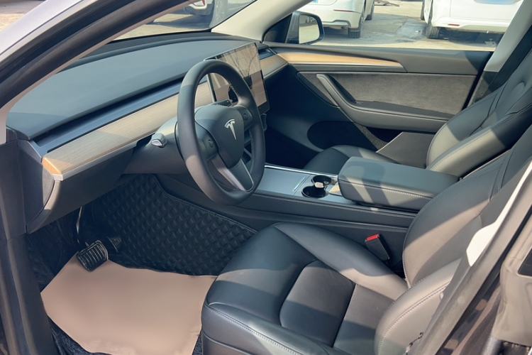 Used Tesla Model Y 2022 Rear-Wheel-Drive Version
