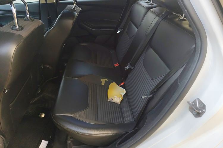 Used Ford Focus 2018 Hatchback Classic 1.6L Automatic Trendy SmartDrive Edition
