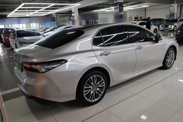 Used Toyota Camry 2019 Dual-Engine 2.5 HG Luxury Edition China VI Standard
