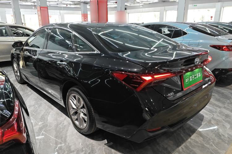 Used Toyota Avalon 2019 Dual-Engine 2.5L Luxury Edition China VI Standard
