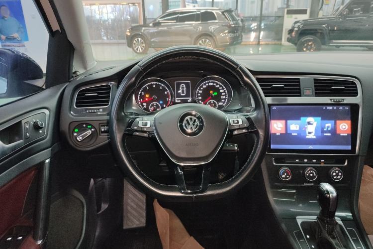 Used Volkswagen Golf 2017 230TSI Automatic Comfort Edition – Celebrating Milestone of One Million Units
