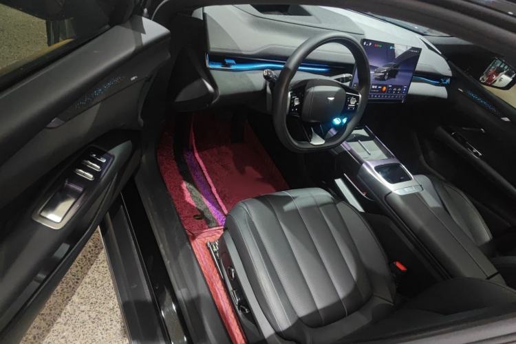 Used  L07 2025 530 Ultra Qiankun Intelligent Driving ADS SE Pure Electric Version
