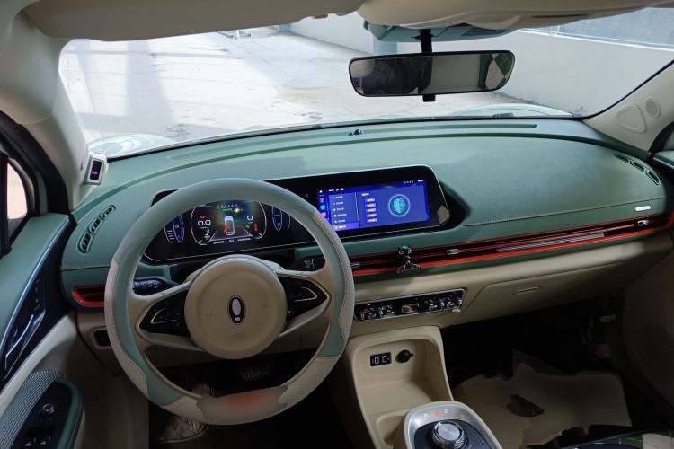 Used ORA Good Cat 2022 Morandi Edition 400km Standard Range Premium Version Lithium-Ion Battery