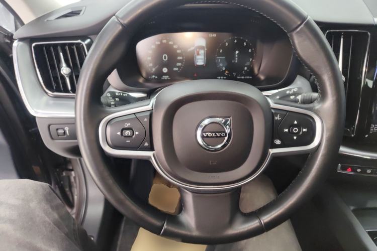 Used Volvo XC60 2019 T5 4x4 Smart Edition China V Standard