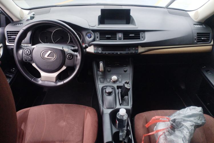 Used Lexus CT 2015 CT200h Chocolate Edition
