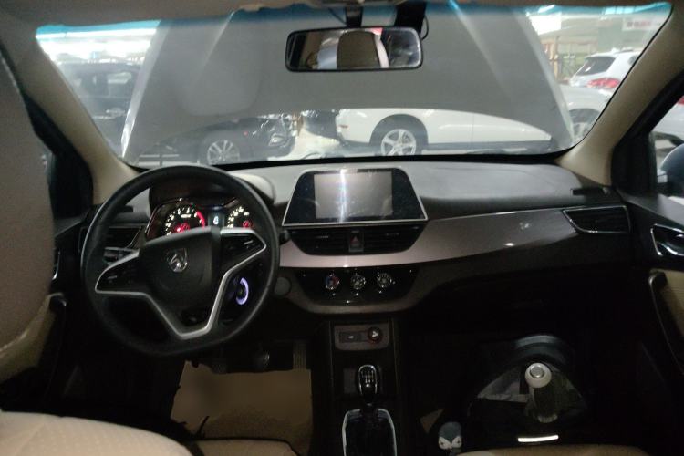 Used Baojun 310W 2017 1.5L Manual Fashion Model China V