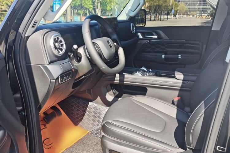 Used Tank 300 New Energy 2025 Hi4-T
