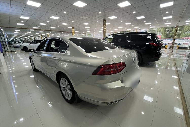 Used Volkswagen Magotan 2017 330TSI DSG Luxury Model
