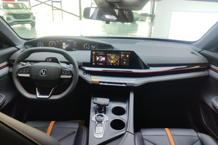 Used Changan UNI-V 2024 1.5T Prestige Edition
