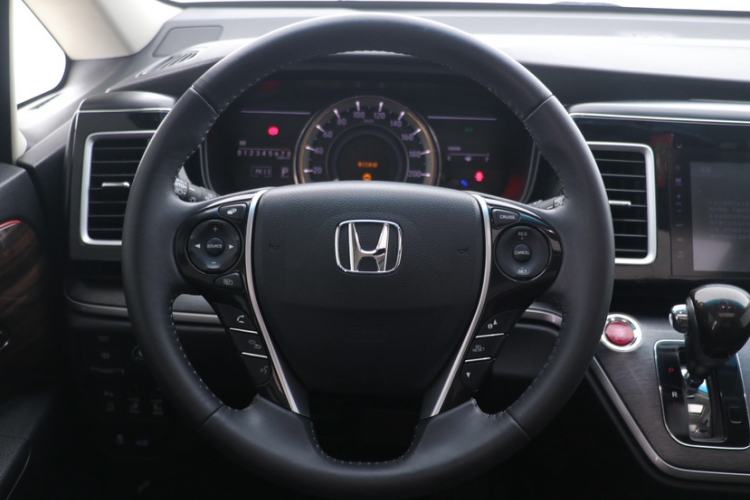 Used Honda Elysion 2016 2.4L Luxury Edition
