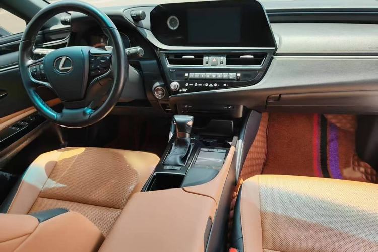 Used Lexus ES 2021 200 Excellence Edition
