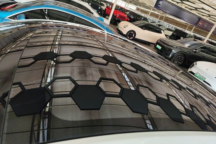 Used Tesla Model Y 2025 Long-Range All-Wheel-Drive Version
