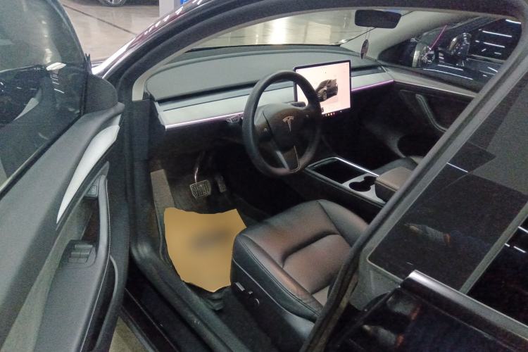 Used Tesla Model Y 2023 Rear-Wheel-Drive Version
