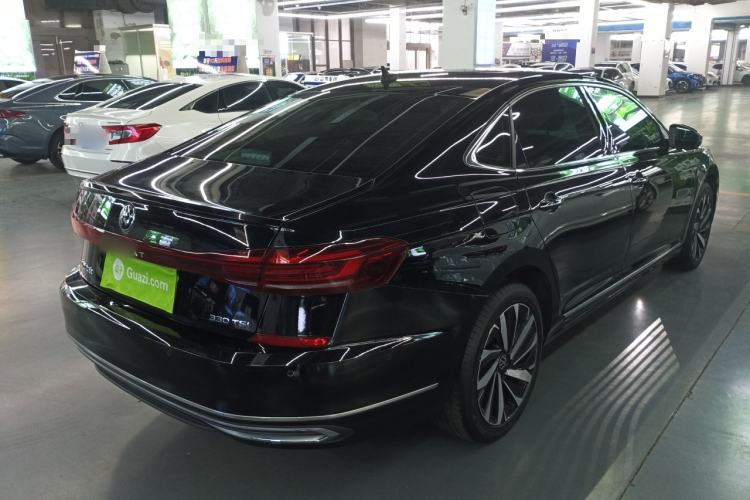 Used Volkswagen Passat 2022 330TSI Luxury Edition
