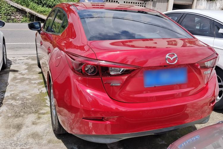 Used Mazda Mazda 3 Axela 2017 Sedan 1.5L Automatic Luxury Model China VI Standard

