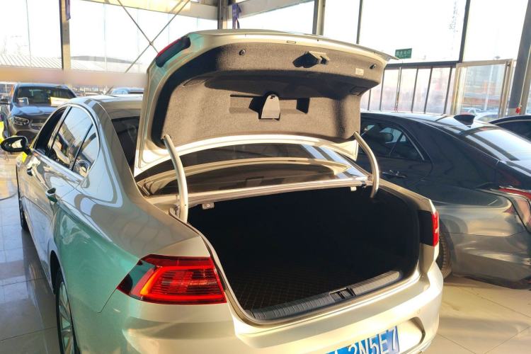 Used Volkswagen Magotan 2019 330TSI DSG Leading Model China VI Standard
