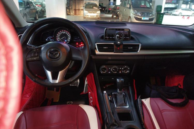 Used Mazda Mazda 3 Axela 2016 Sedan 1.5L Automatic Comfort Model
